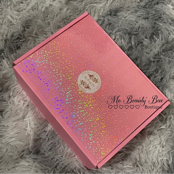 Boutique Surprise Gift Box - Picture 3 of 11